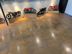 Moto Floor